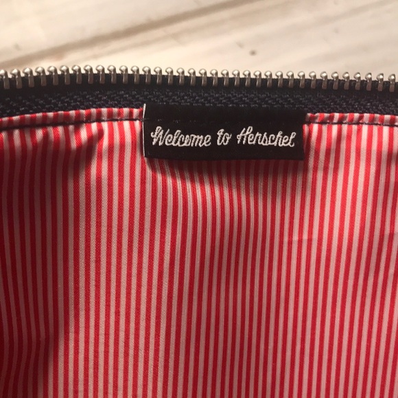 NWOT {Herschel} Clutch - Picture 7 of 8